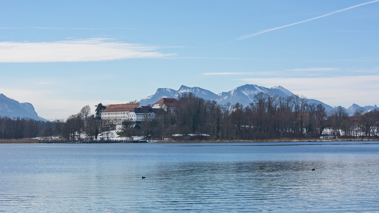 Wohnmobilstellplatz Alpen Camping Aschau - Die Herreninsel im Chiemsee: Ein königliches Juwel im 